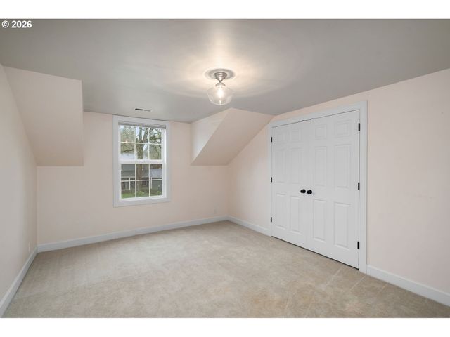 425 WELEBER St, Oregon City, OR 97045