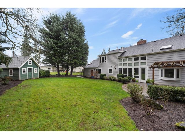 425 WELEBER St, Oregon City, OR 97045