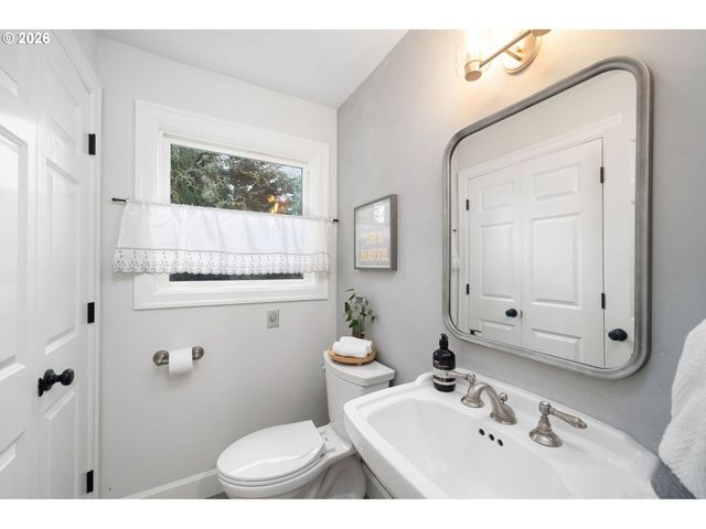 425 WELEBER St, Oregon City, OR 97045