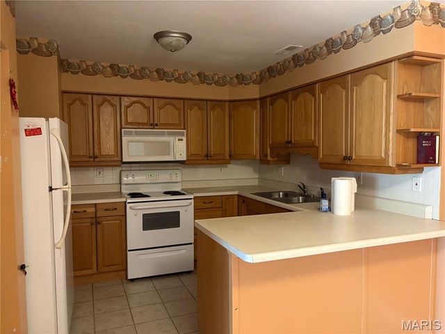 10011 Echoridge Lane G, Mehlville, MO 63125