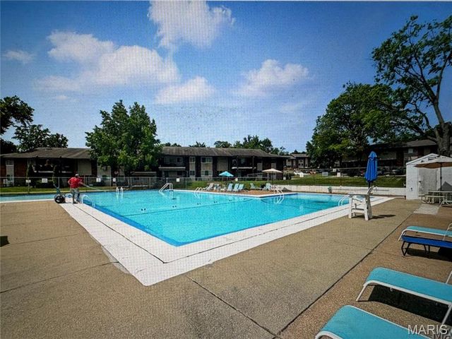10011 Echoridge Lane G, Mehlville, MO 63125