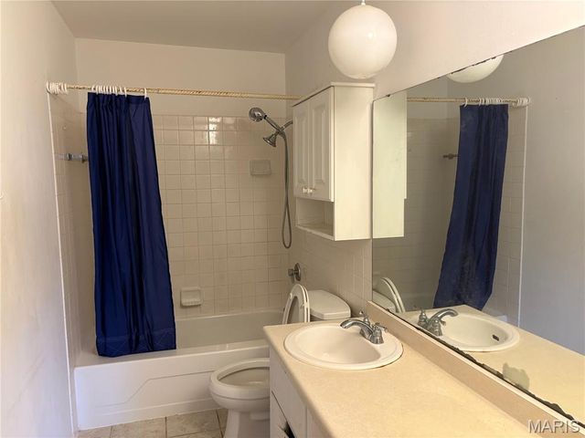 10011 Echoridge Lane G, Mehlville, MO 63125