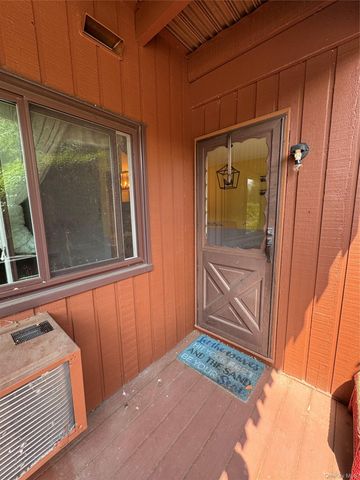 60 Coachlight Square 60, Montrose, NY 10548