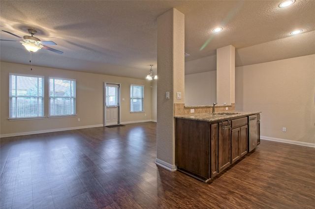 713 Hedgewood DR, Georgetown, TX 78628