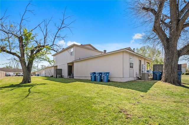106 NW Park Street, Bentonville, AR 72712