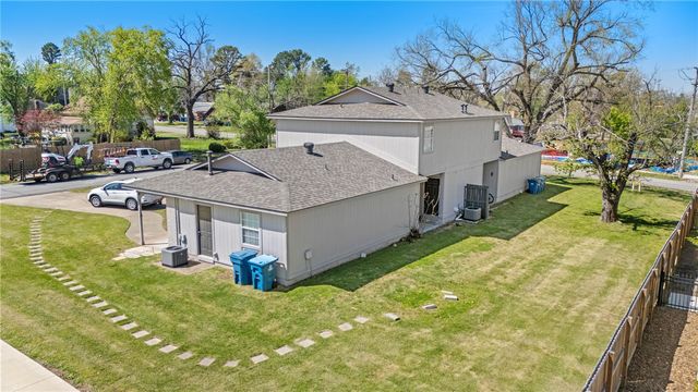 106 NW Park Street, Bentonville, AR 72712