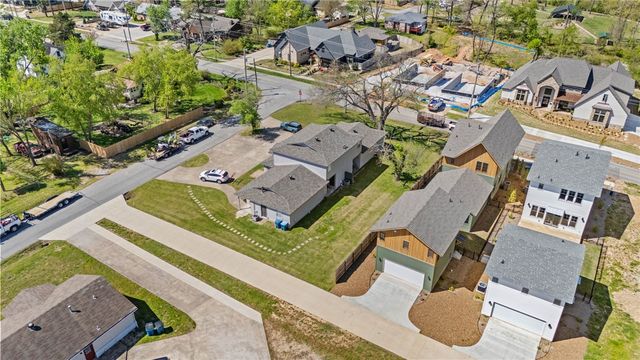 106 NW Park Street, Bentonville, AR 72712
