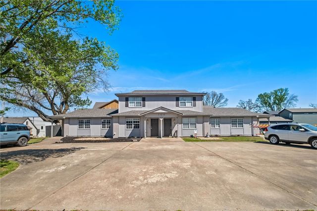 106 NW Park Street, Bentonville, AR 72712