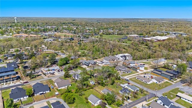 106 NW Park Street, Bentonville, AR 72712