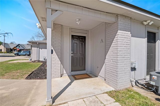 106 NW Park Street, Bentonville, AR 72712
