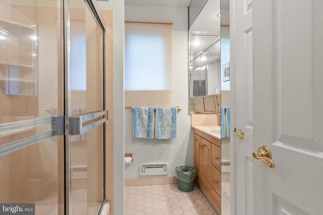 118 CHAUCER PL, Cherry Hill, NJ 08003