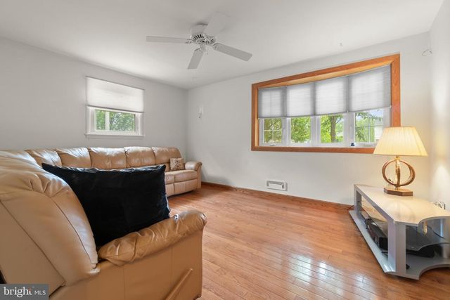 118 CHAUCER PL, Cherry Hill, NJ 08003
