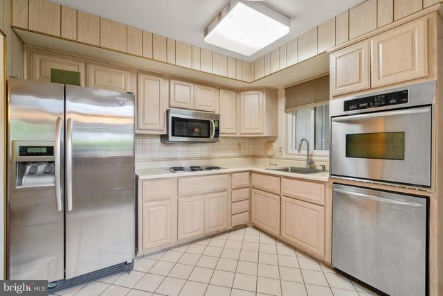 118 CHAUCER PL, Cherry Hill, NJ 08003