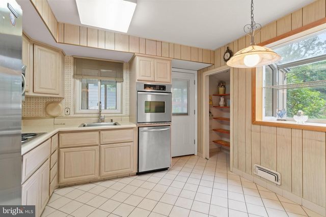 118 CHAUCER PL, Cherry Hill, NJ 08003