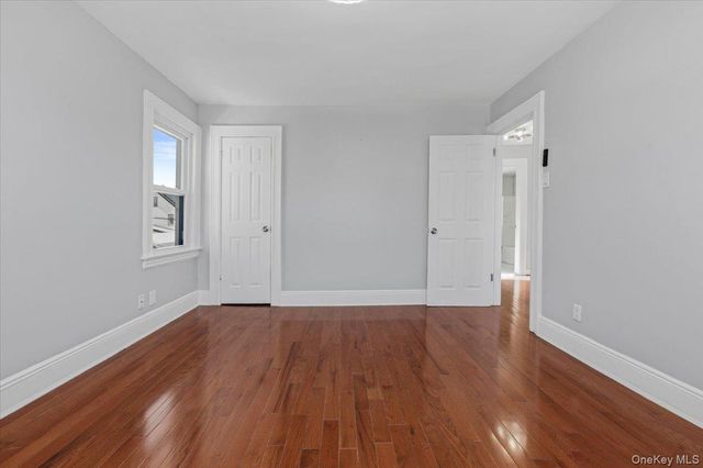 10973 200th Street, Saint Albans, NY 11412