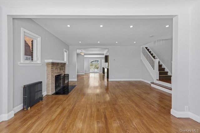 10973 200th Street, Saint Albans, NY 11412