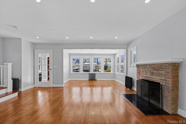 10973 200th Street, Saint Albans, NY 11412