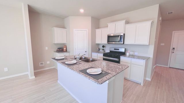 10613 DRIPPING CREEK Lane, Fort Worth, TX 76036