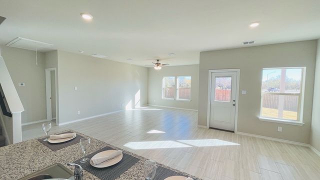 10613 DRIPPING CREEK Lane, Fort Worth, TX 76036