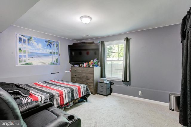 10818 LEAVELLS RD, Fredericksburg, VA 22407