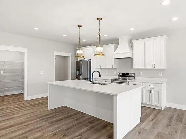 925 Meadow Lane, Harrodsburg, KY 40330
