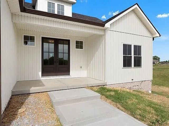 925 Meadow Lane, Harrodsburg, KY 40330