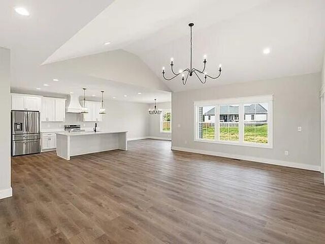 925 Meadow Lane, Harrodsburg, KY 40330