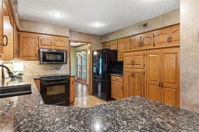 12416 E 58th Terrace, Kansas City, MO 64133
