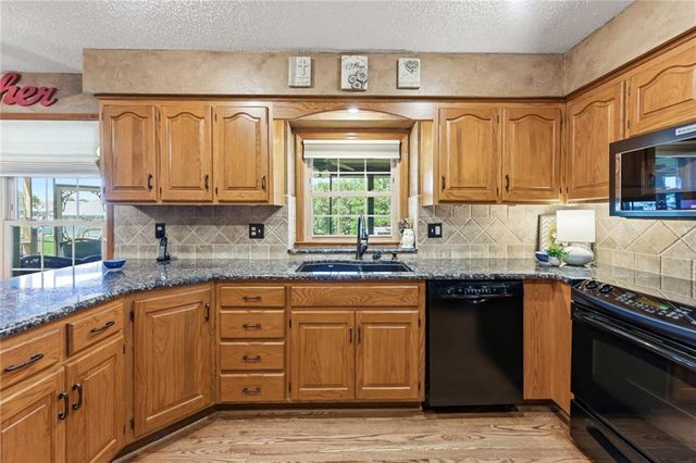 12416 E 58th Terrace, Kansas City, MO 64133