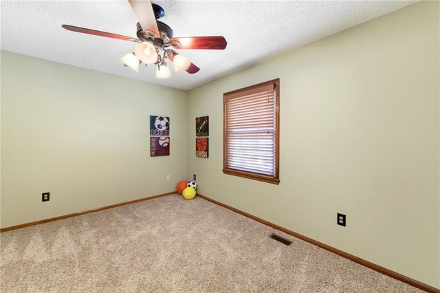 12416 E 58th Terrace, Kansas City, MO 64133