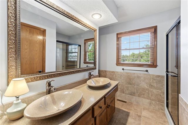 12416 E 58th Terrace, Kansas City, MO 64133