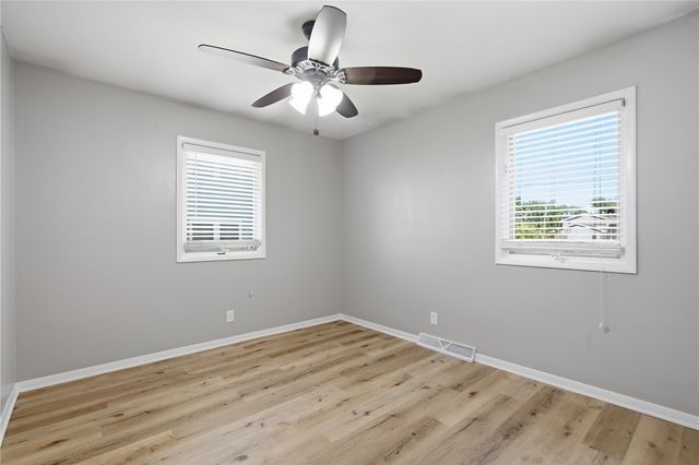 130 29th St Court, Marion, IA 52302