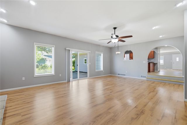 130 29th St Court, Marion, IA 52302