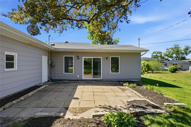130 29th St Court, Marion, IA 52302