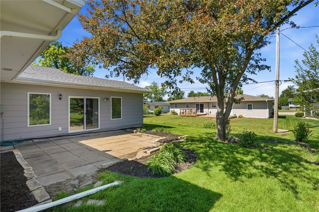 130 29th St Court, Marion, IA 52302