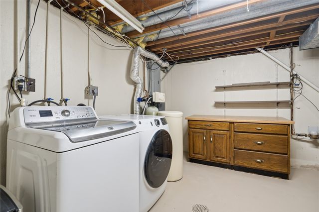 130 29th St Court, Marion, IA 52302