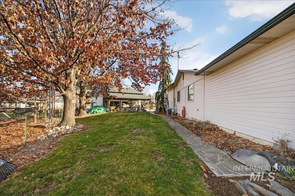 1015 S Main, Star, ID 83669 photo 13