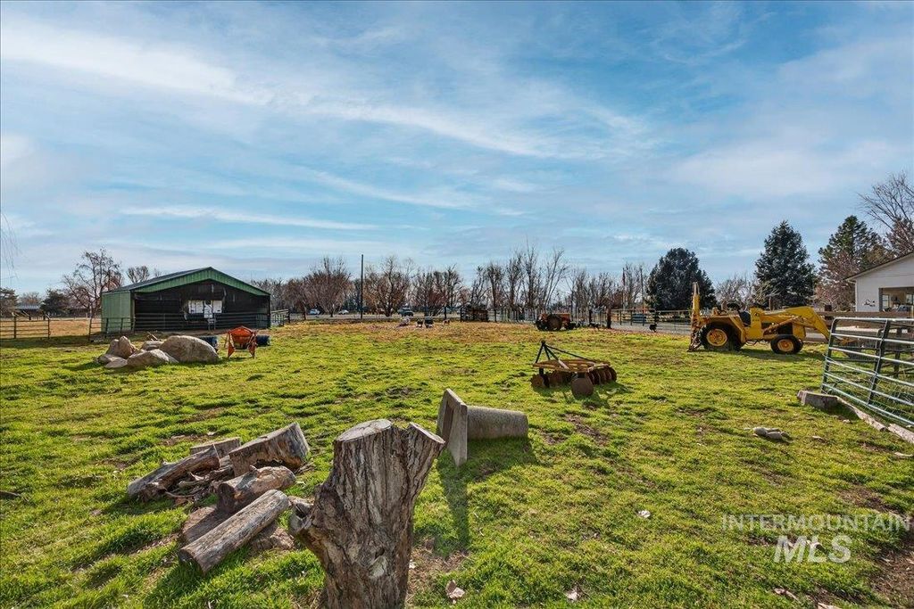 1015 S Main, Star, ID 83669 photo 16