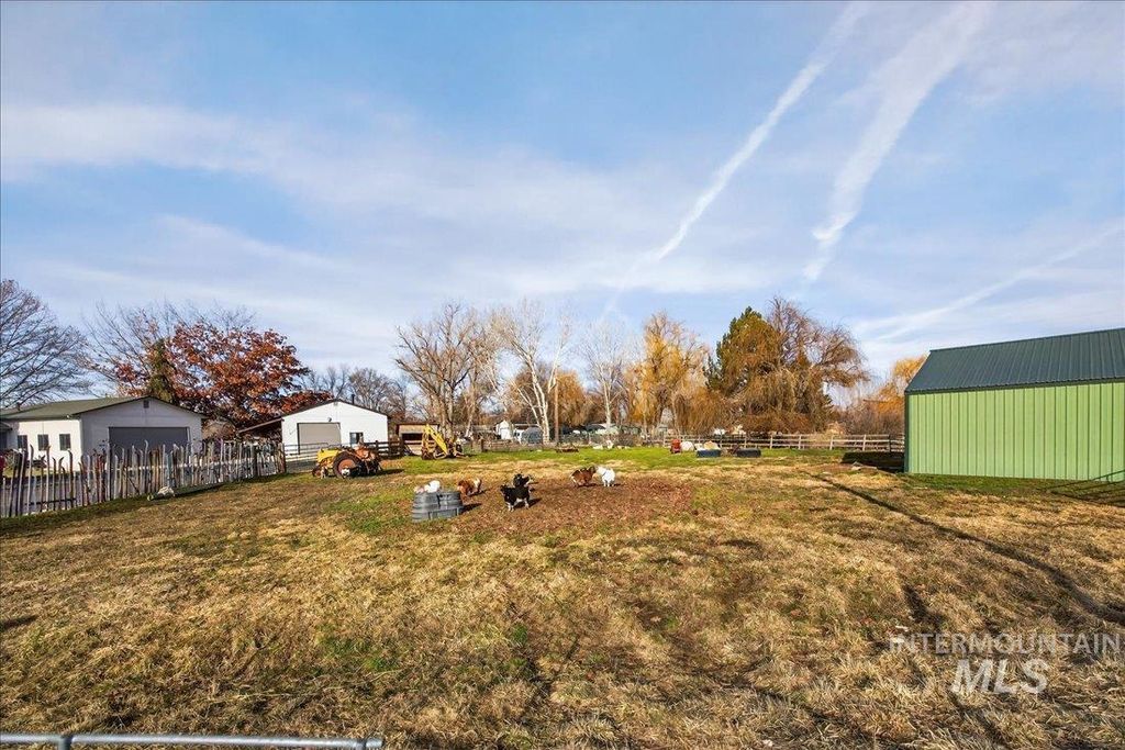 1015 S Main, Star, ID 83669 photo 17