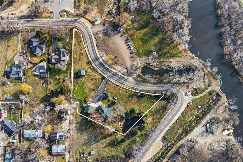 1015 S Main, Star, ID 83669 photo 4