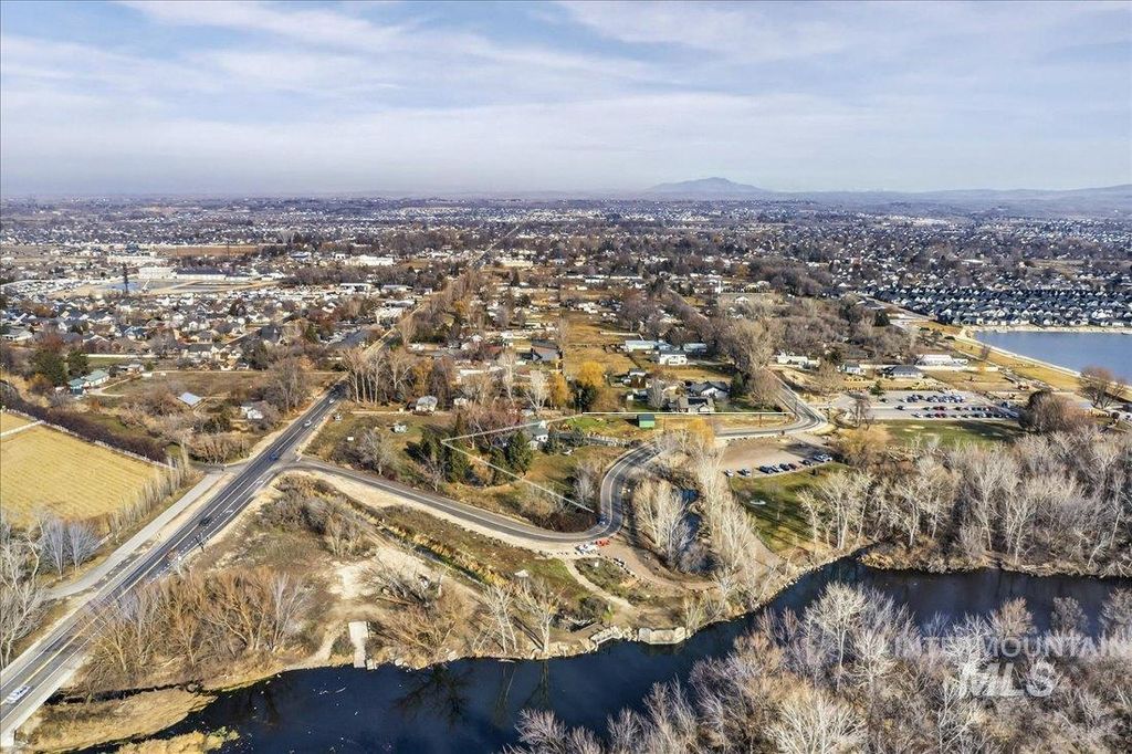 1015 S Main, Star, ID 83669 photo 7