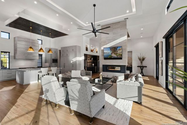 121 Greystone Pt, Boerne, TX 78006