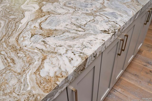 121 Greystone Pt, Boerne, TX 78006