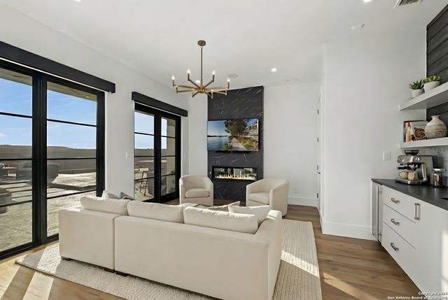 121 Greystone Pt, Boerne, TX 78006