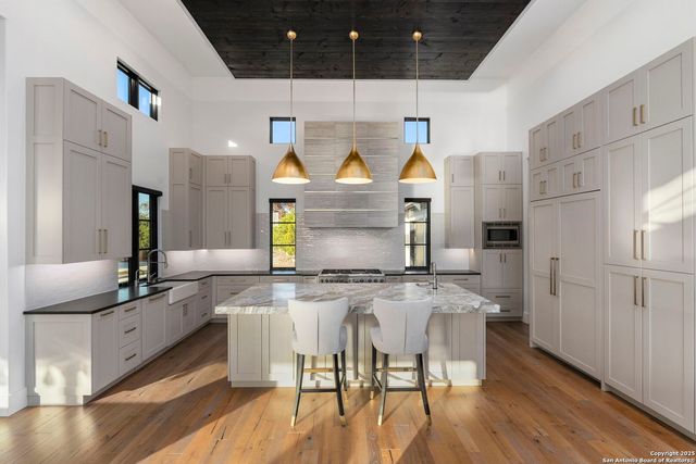 121 Greystone Pt, Boerne, TX 78006