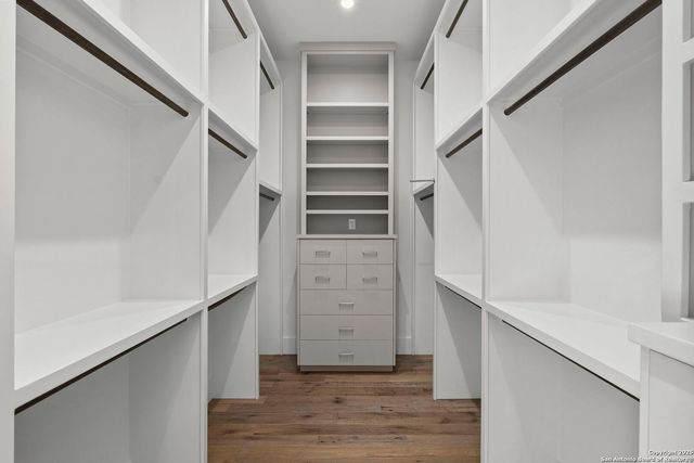 121 Greystone Pt, Boerne, TX 78006