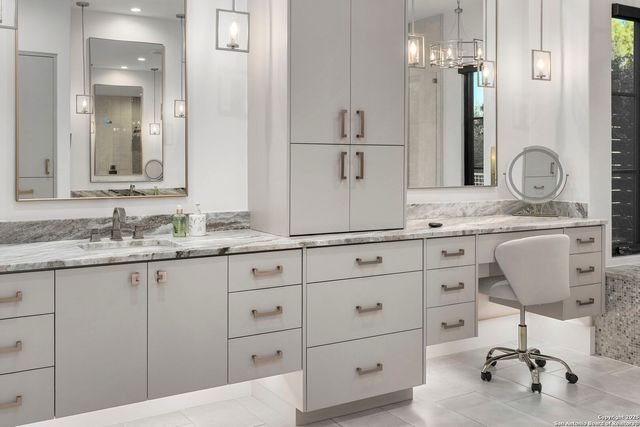 121 Greystone Pt, Boerne, TX 78006