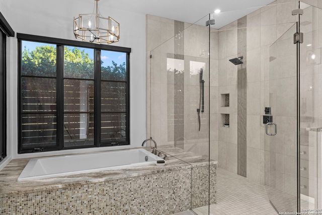 121 Greystone Pt, Boerne, TX 78006