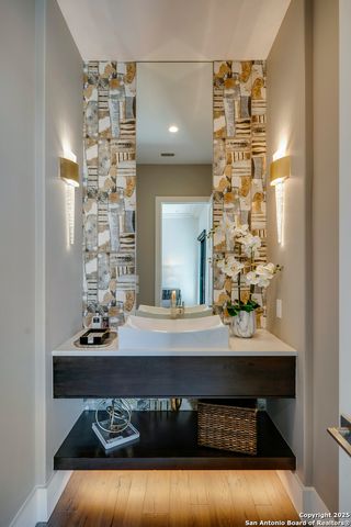 121 Greystone Pt, Boerne, TX 78006