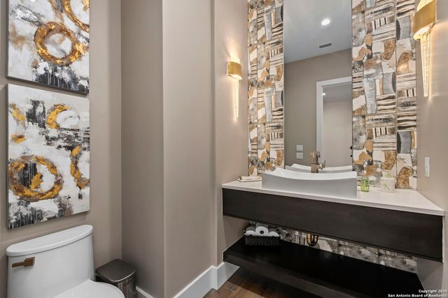 121 Greystone Pt, Boerne, TX 78006